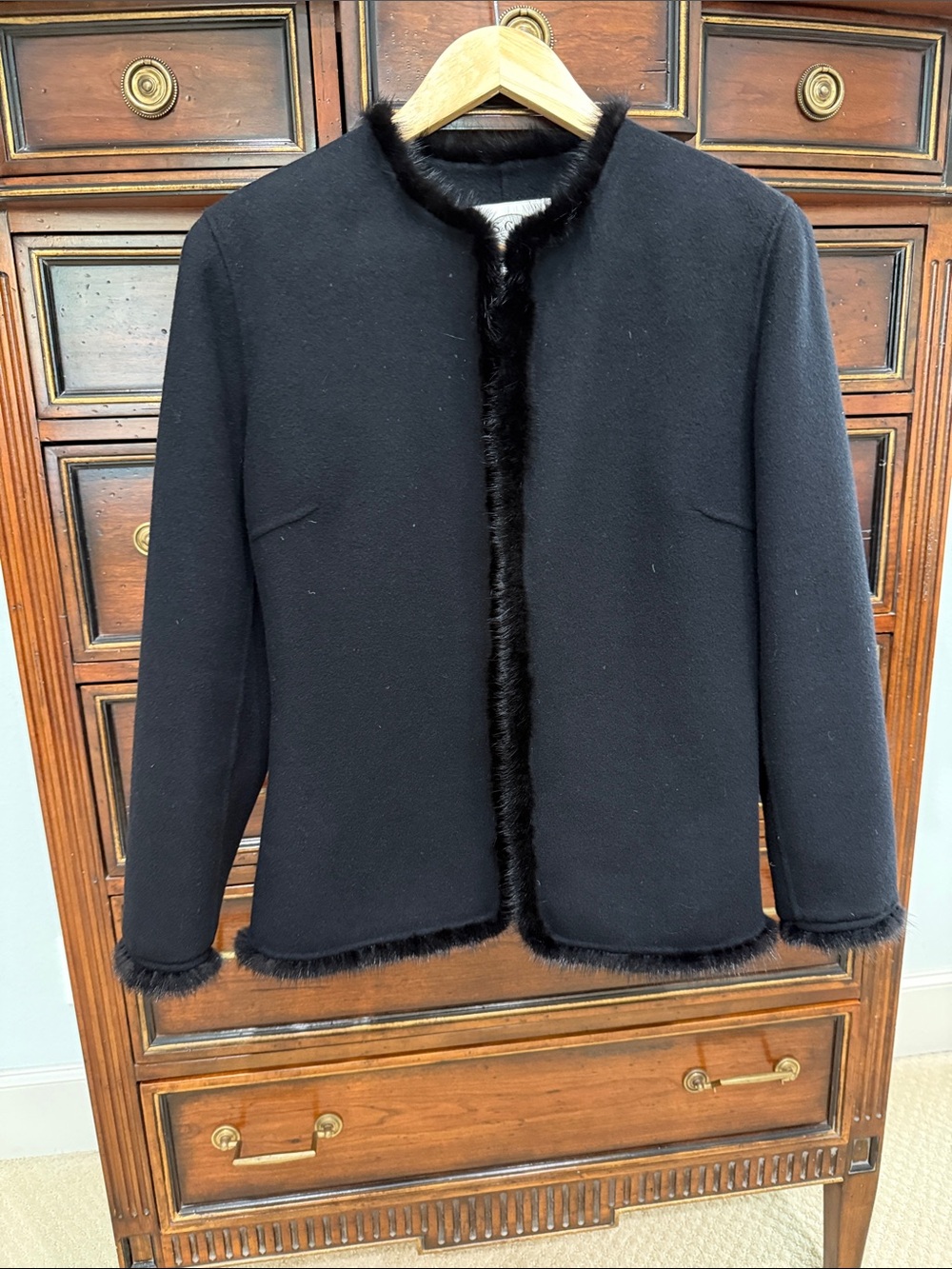 Oscar de la Renta Classic Black Women's Jacket with Faux Fur Trim